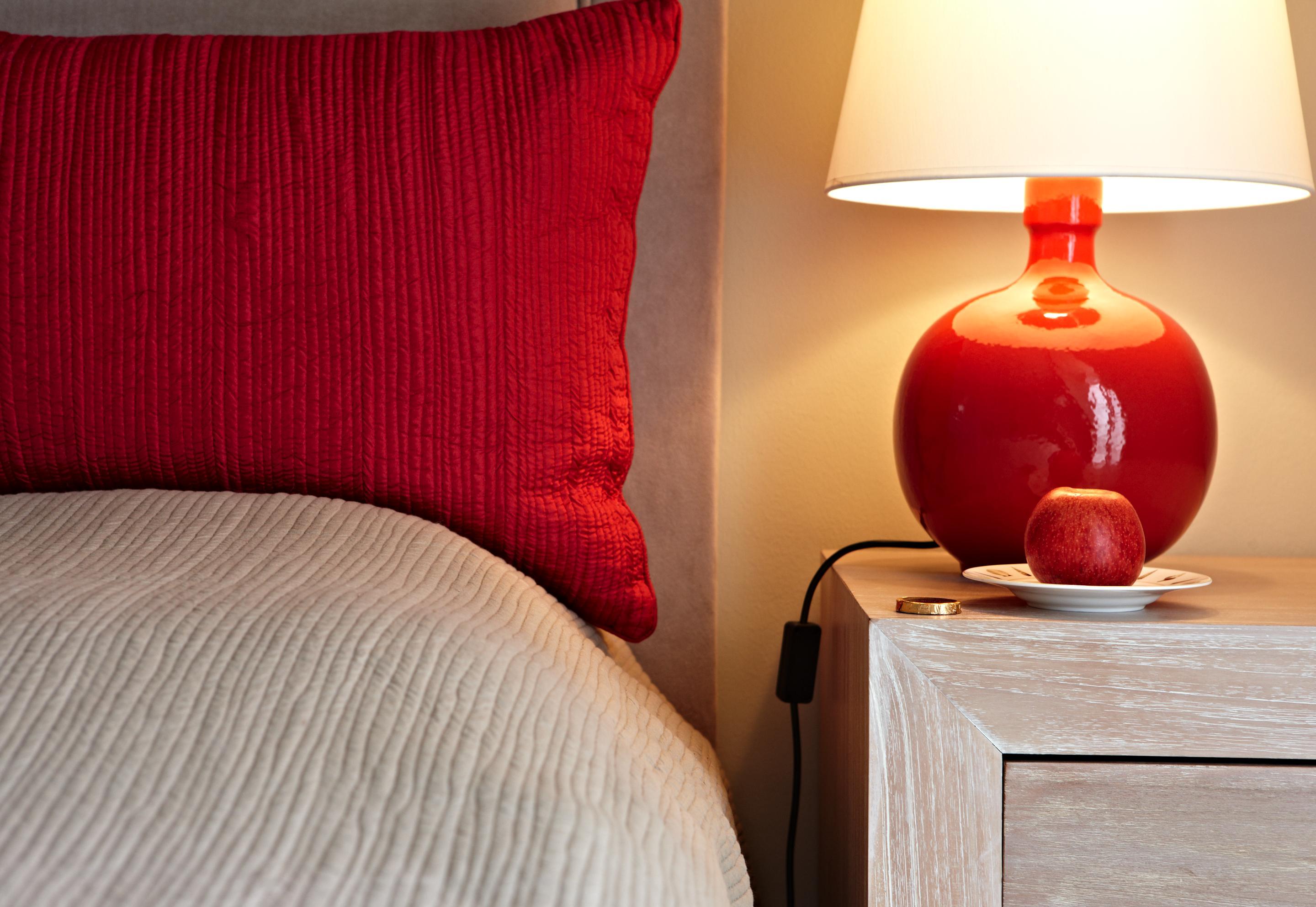 Strandhotel Цингст Екстериор снимка A lamp on a bedside table
