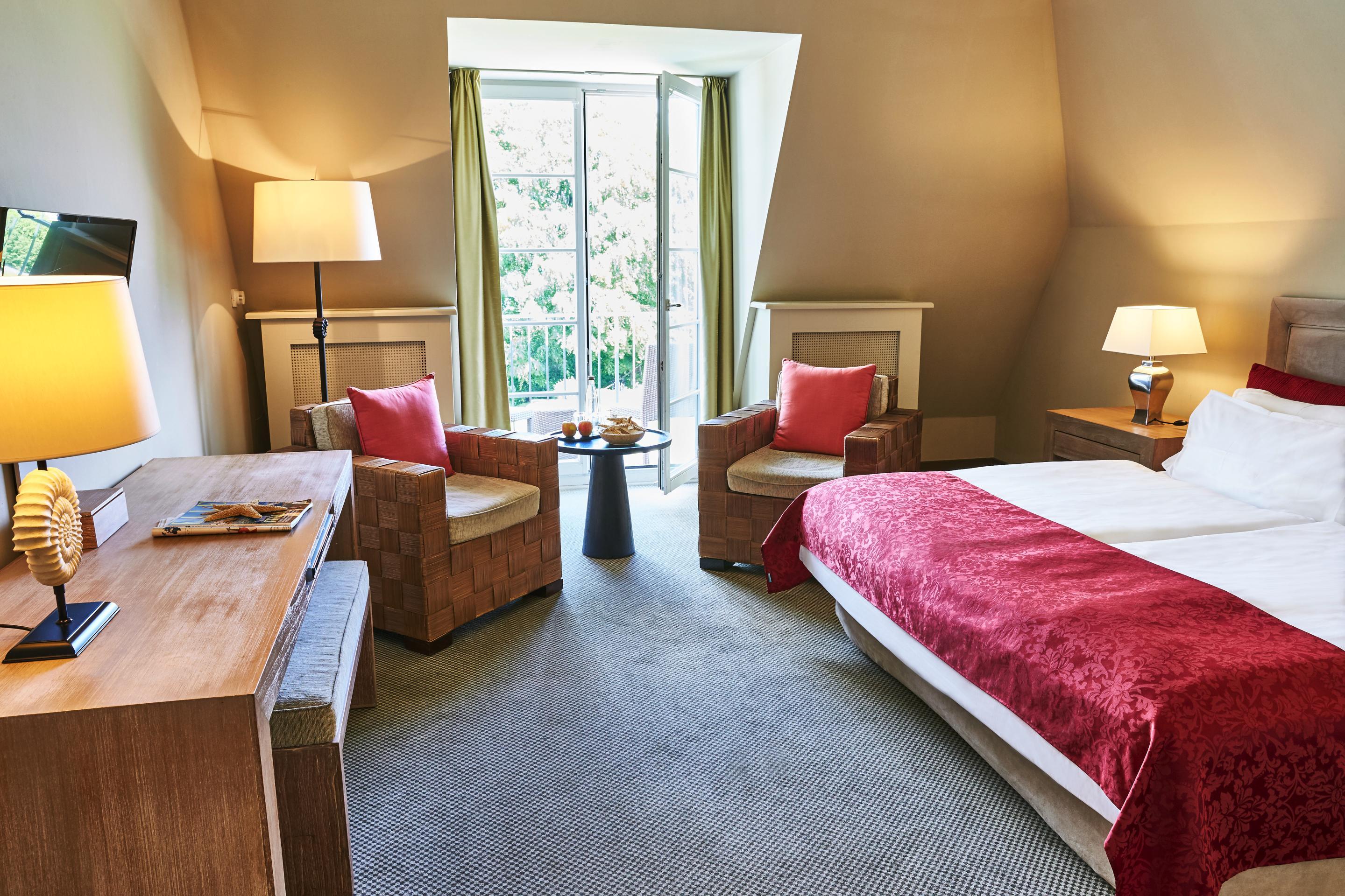Strandhotel Цингст Екстериор снимка A room at the Hotel de la Poste