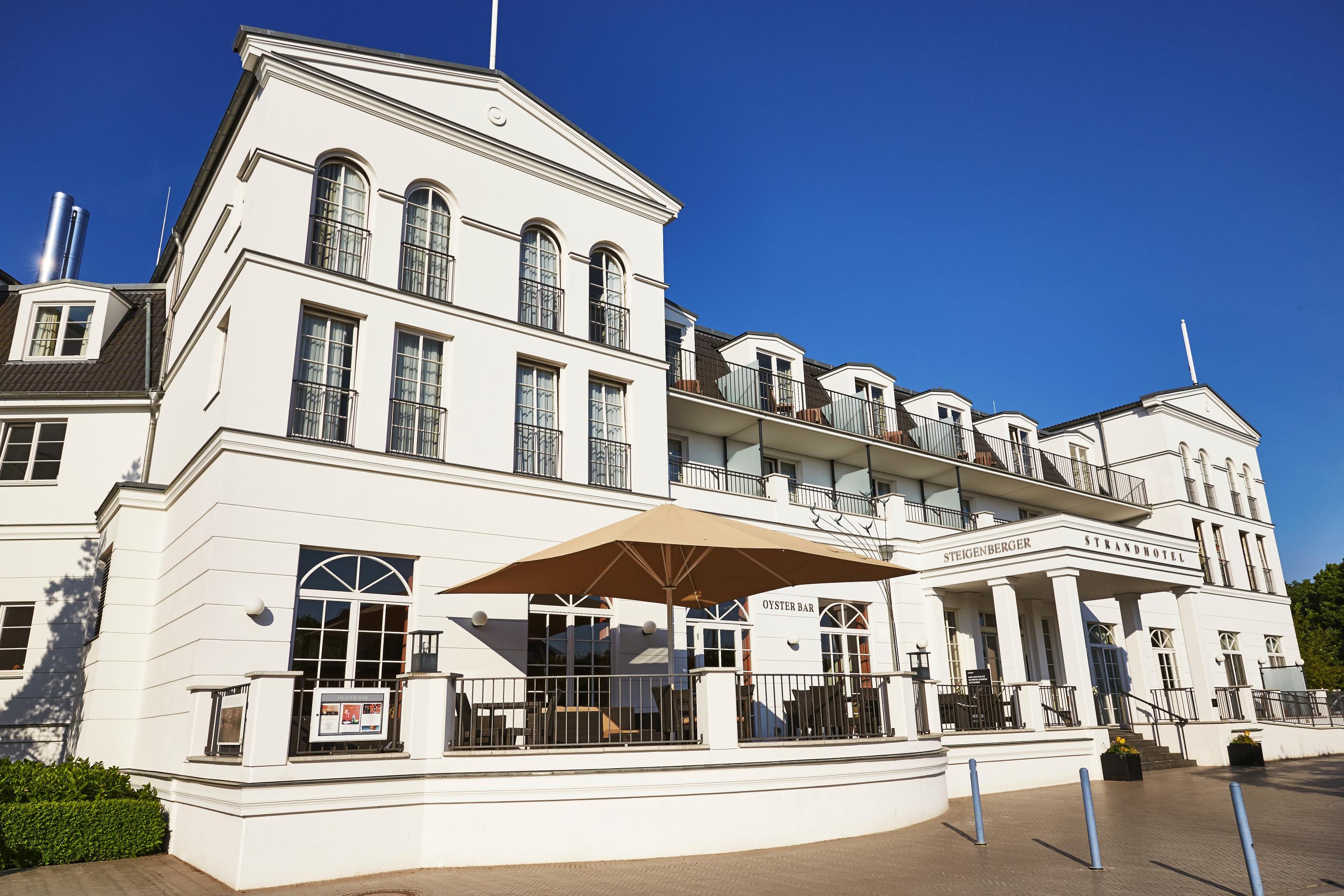 Strandhotel Цингст Екстериор снимка