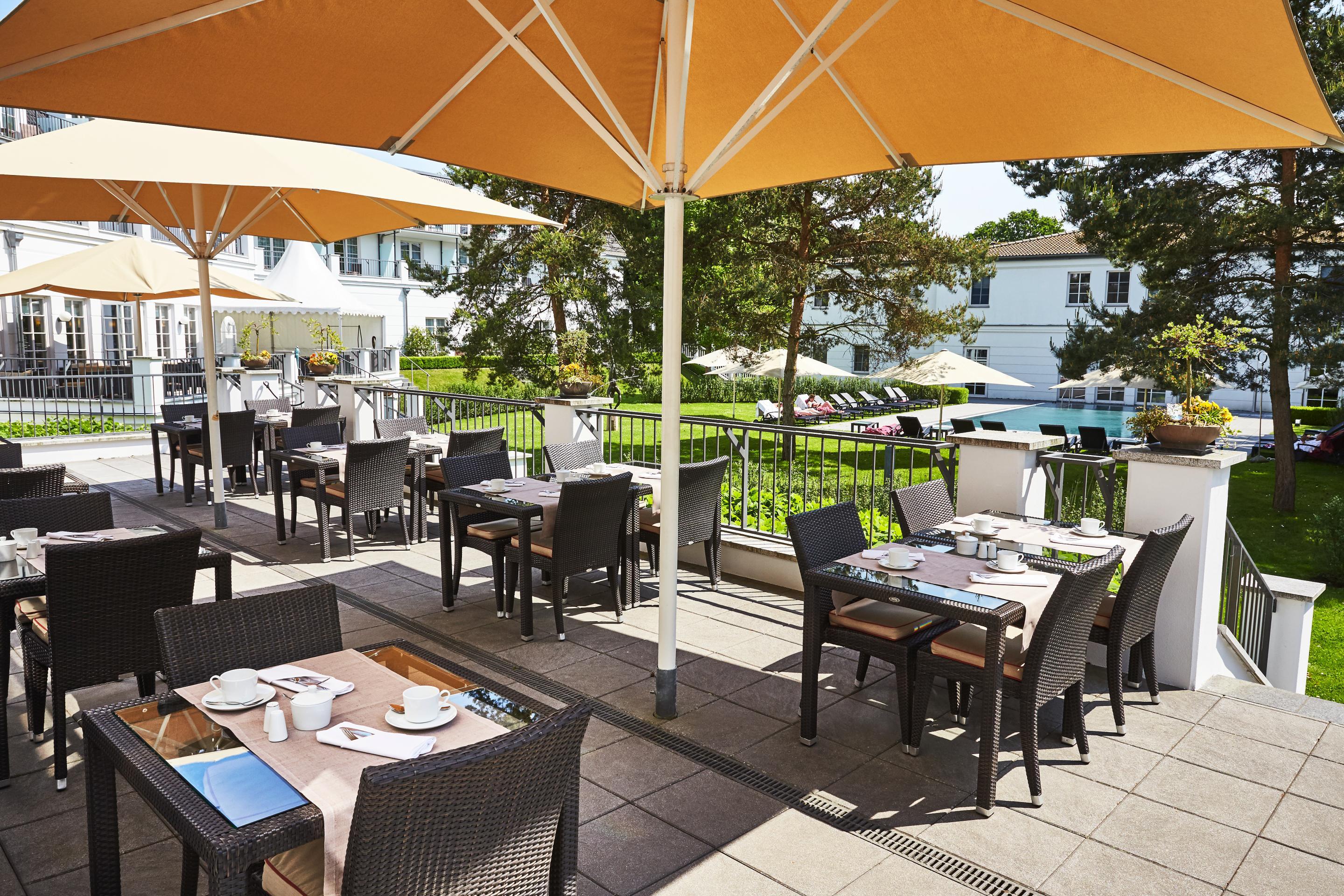 Strandhotel Цингст Екстериор снимка The Terrace