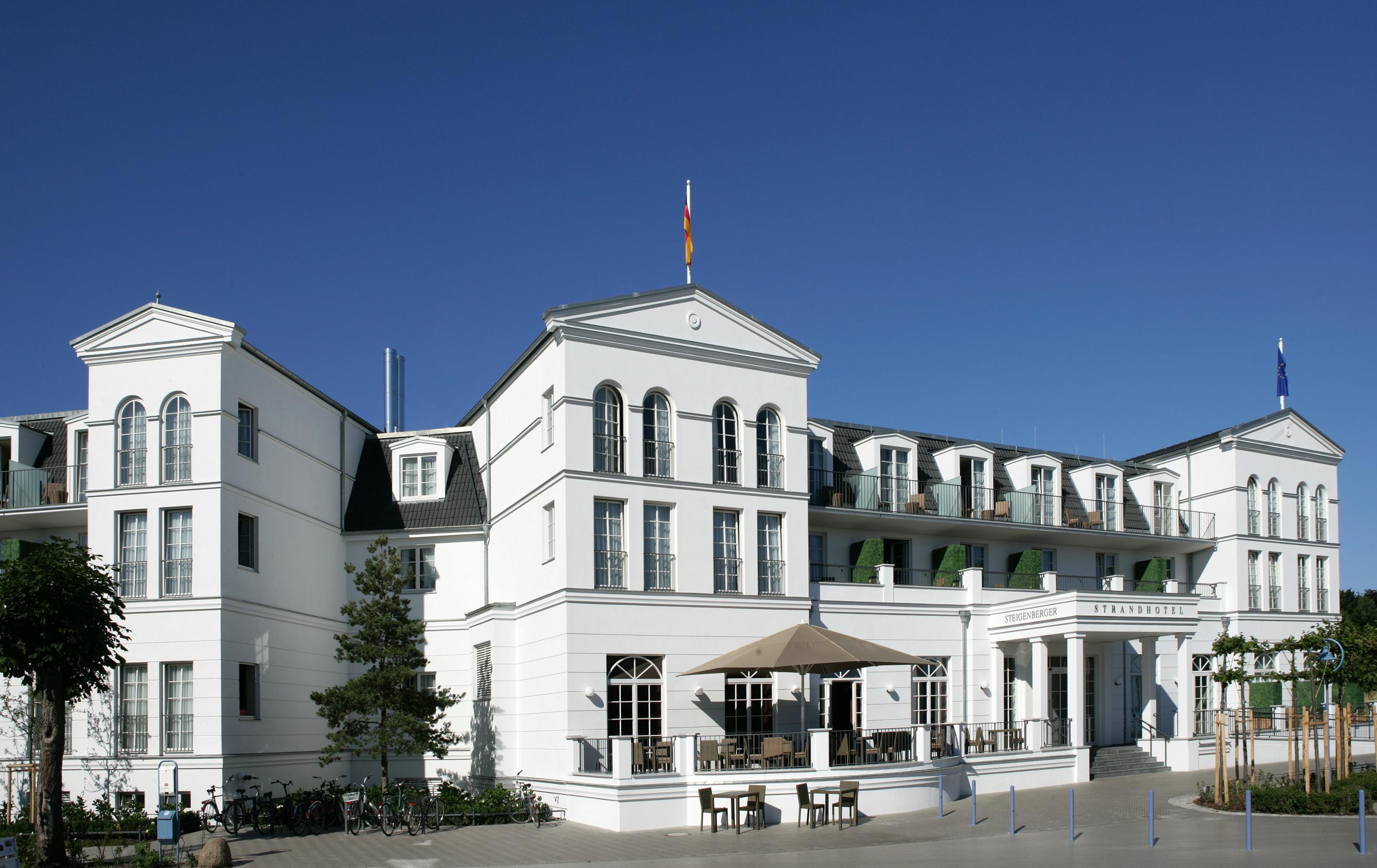 Strandhotel Цингст Екстериор снимка