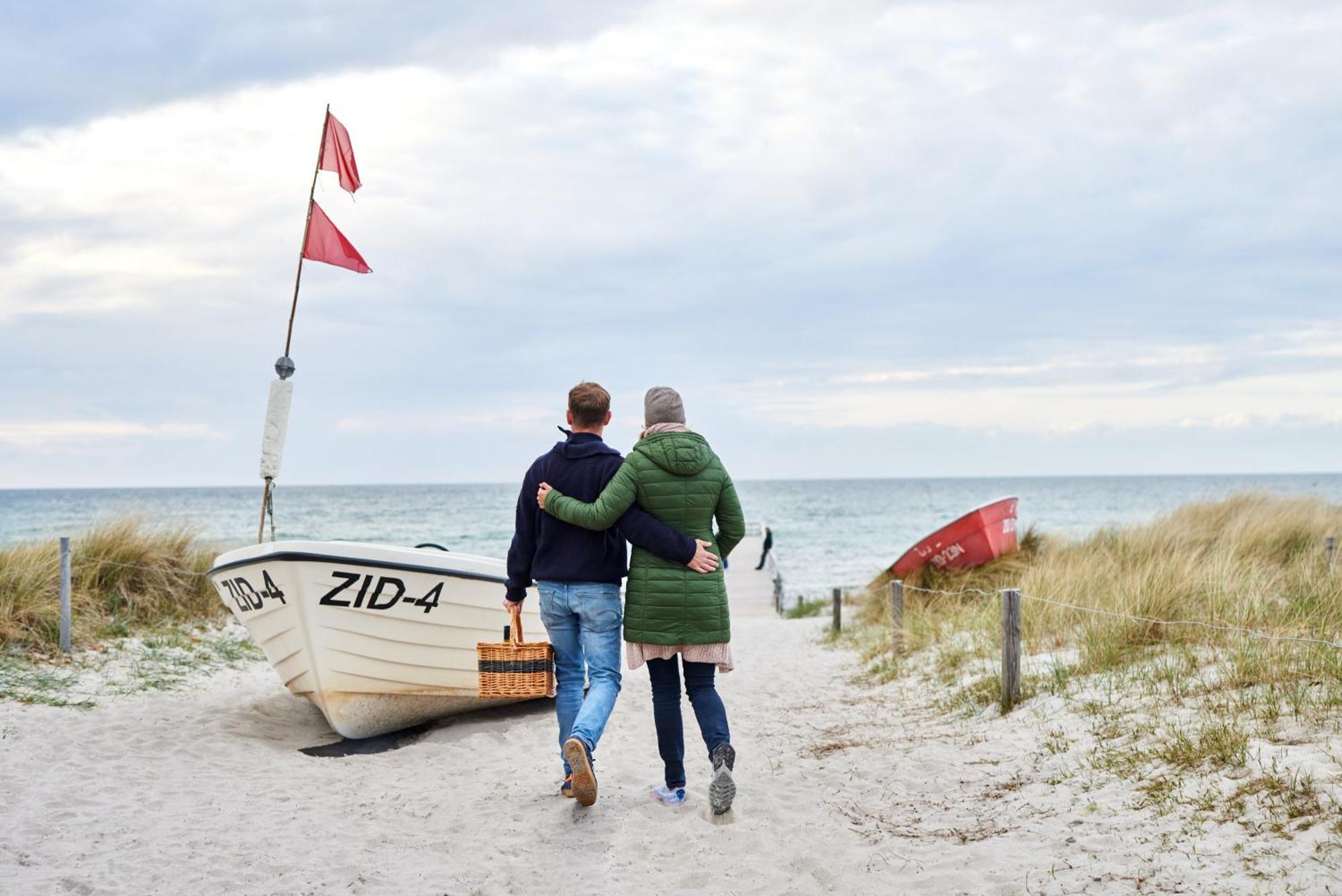 Strandhotel Цингст Екстериор снимка The beach at the Baltic Sea