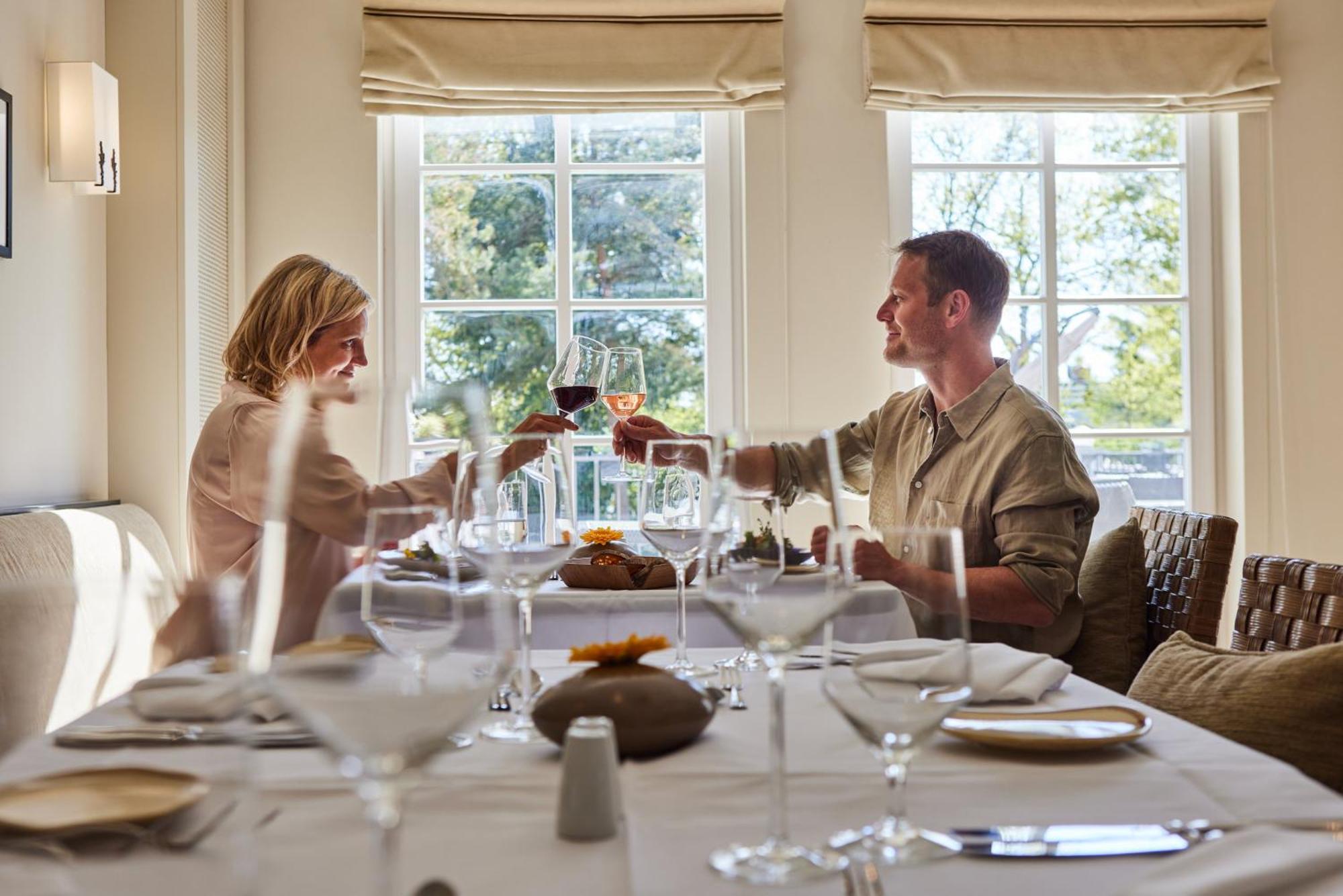 Strandhotel Цингст Екстериор снимка The restaurant at the Cape of Good Hope