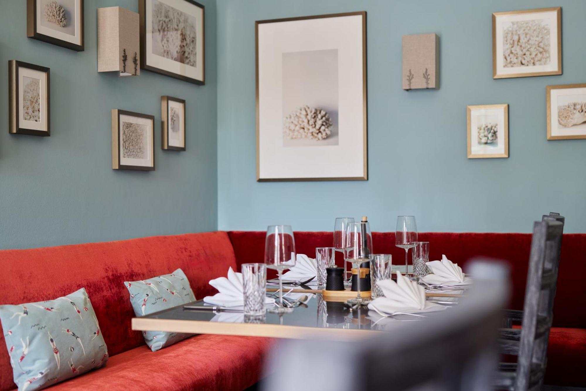 Strandhotel Цингст Екстериор снимка Restaurant