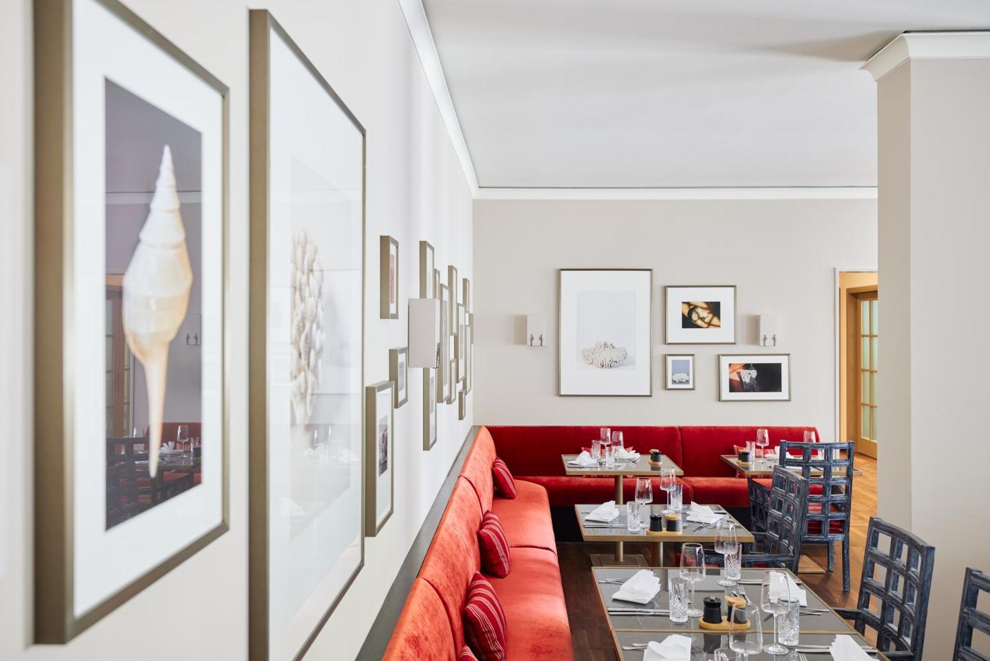 Strandhotel Цингст Екстериор снимка Restaurant