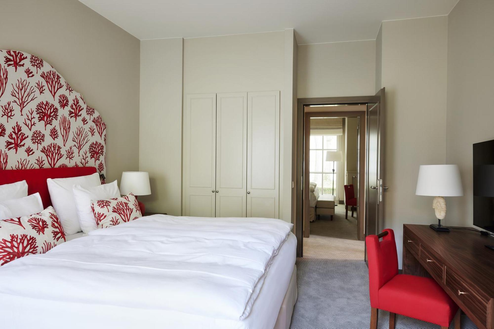 Strandhotel Цингст Екстериор снимка A room at the hotel